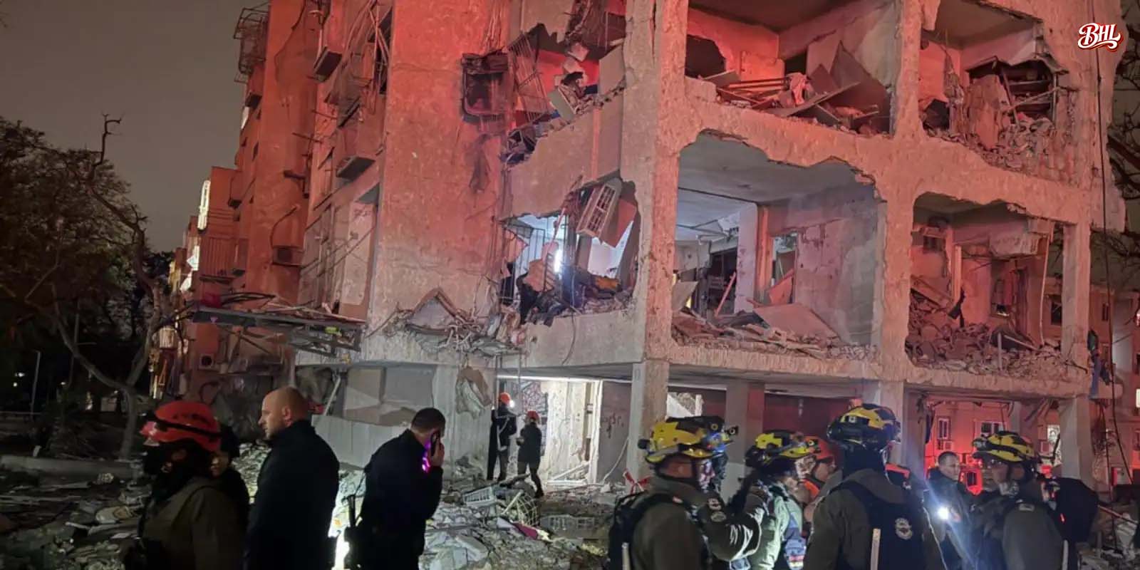 रातभर बजे एयर रैड सायरन