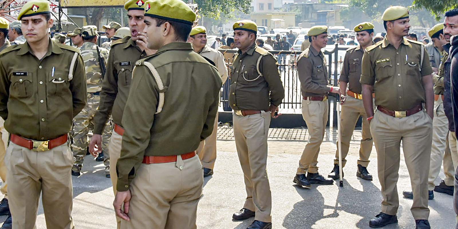 वर्दी का भय या कानून का विश्वास ?