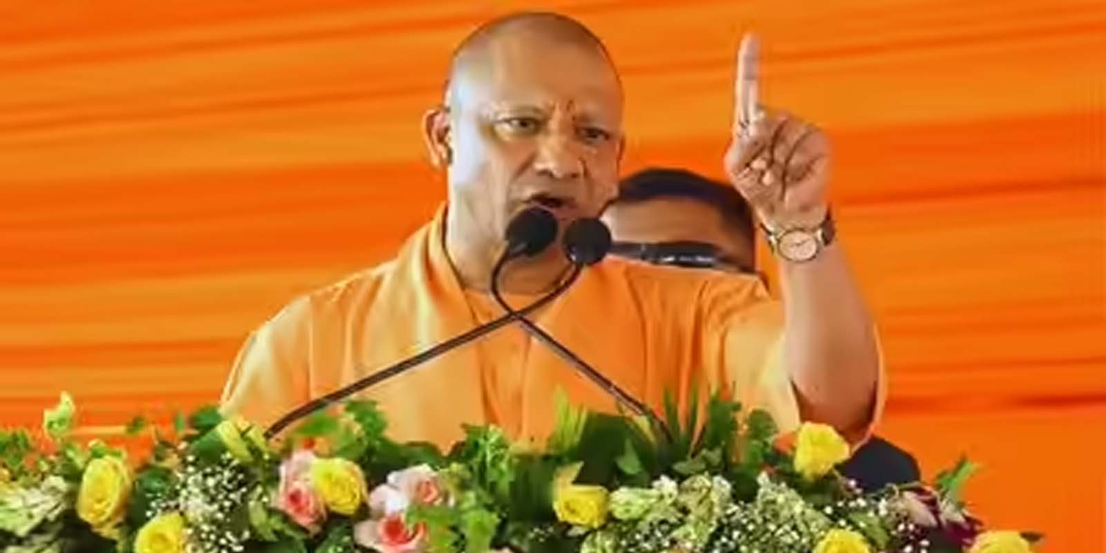 योगी ने कहा कि विपक्ष एक छोटी सी घटना को बढ़ा-चढ़ाकर पेश कर रहा है