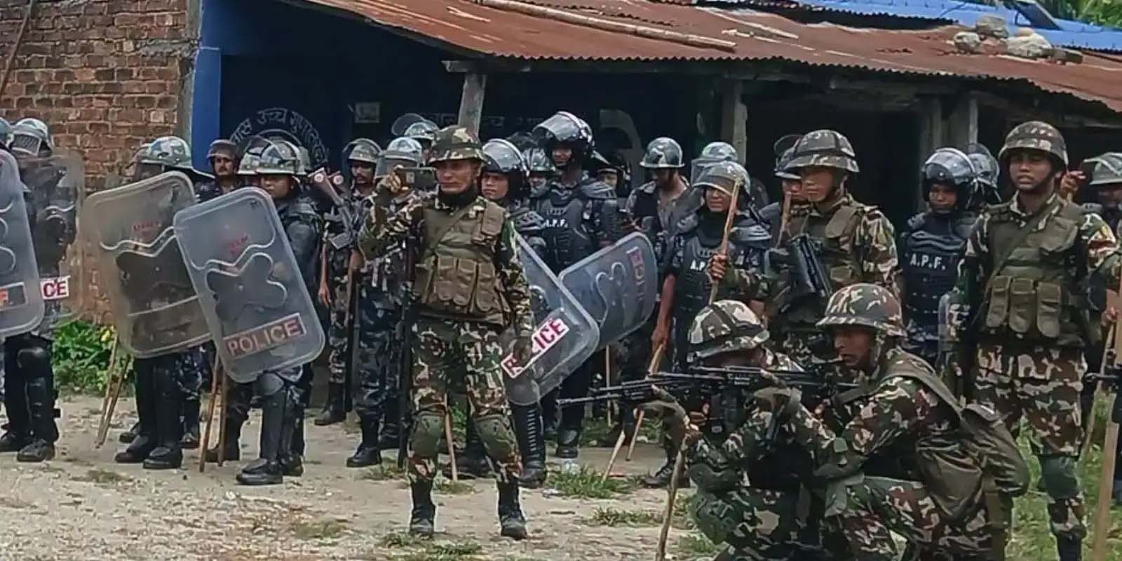 नेपाल के सुनसरी जिले में अनिश्चितकालीन कर्फ्यू